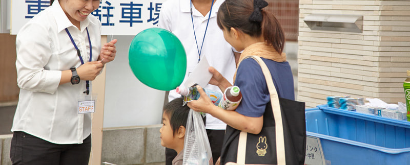 歯科内覧会でのドリンクつかみ取り