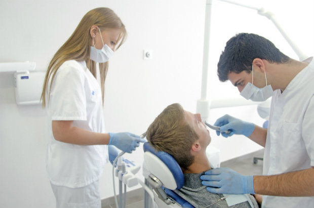歯科の新規開院の競争過多